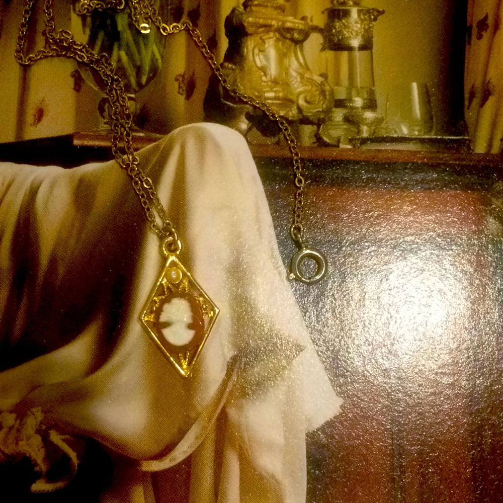 Vintage gold cameo Necklace